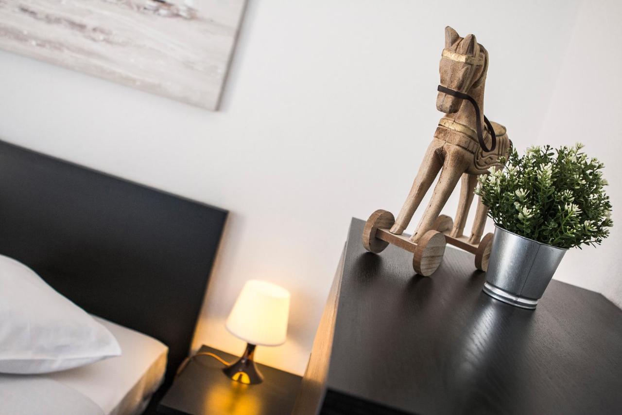 Olive Tree Apartments Сплит Экстерьер фото