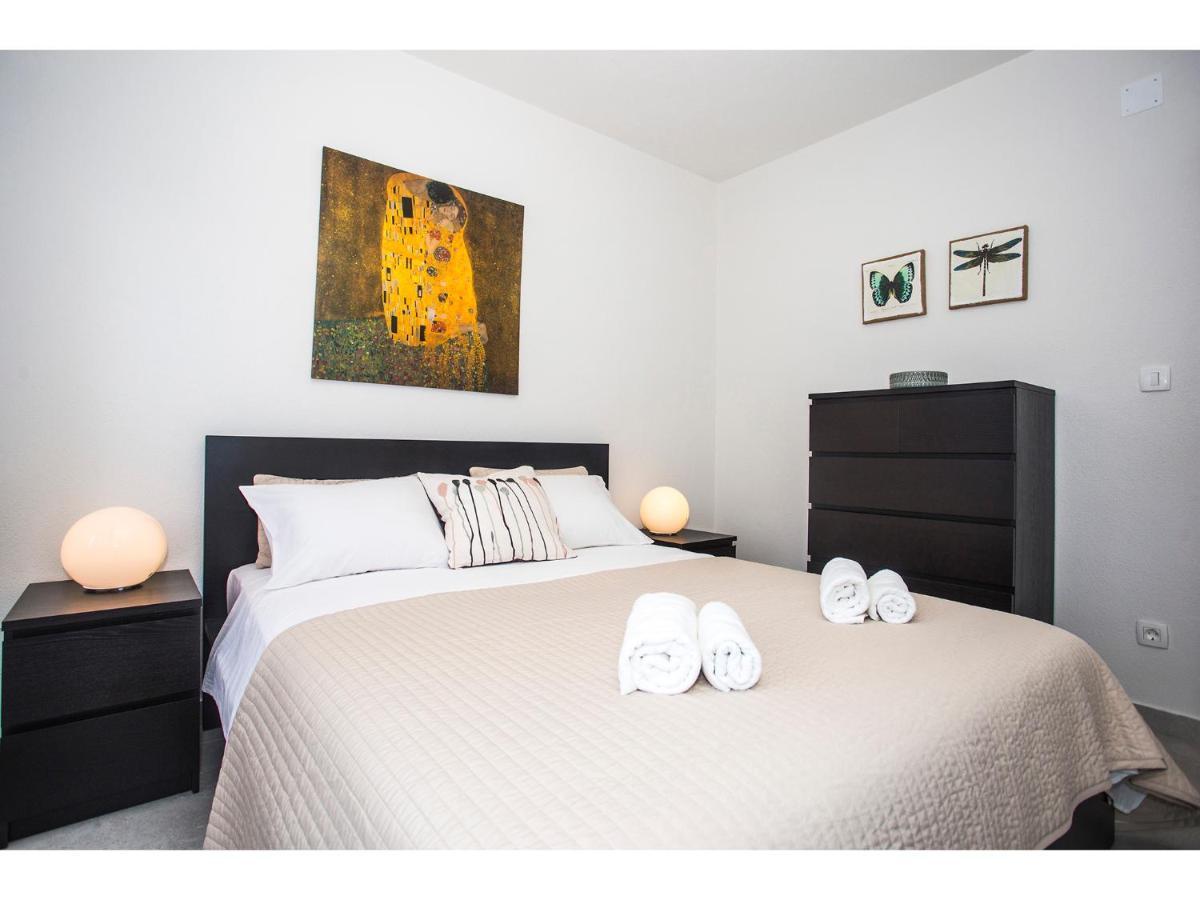 Olive Tree Apartments Сплит Экстерьер фото