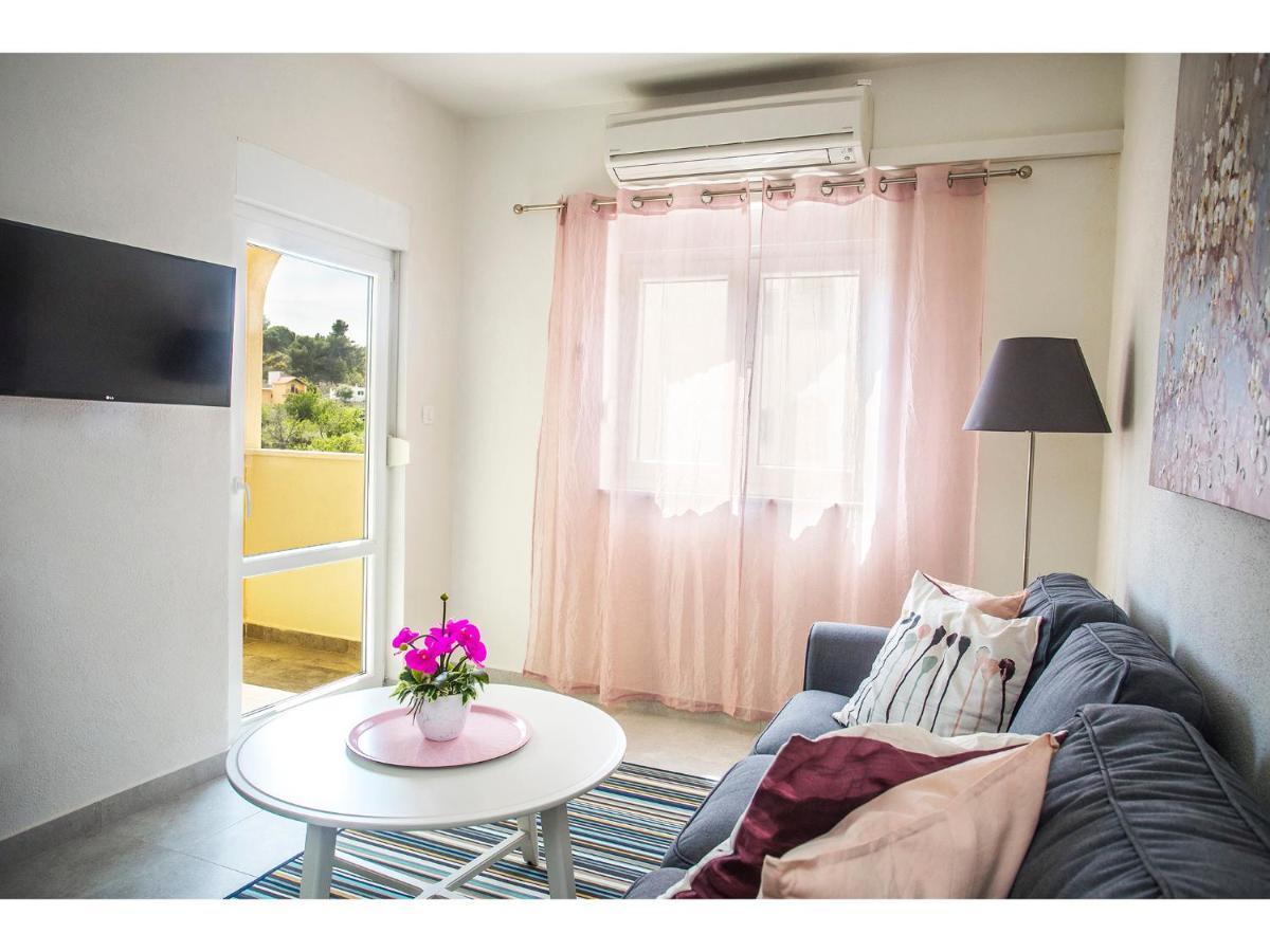 Olive Tree Apartments Сплит Экстерьер фото